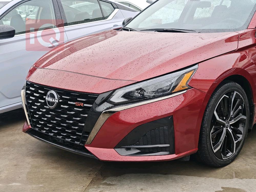 نيسان ألتيما